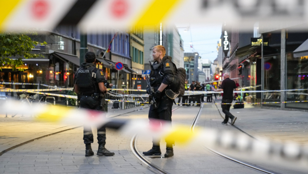DRAMA U NORVEŠKOJ Muškarac sa 2 noža napao ljude u centru Osla