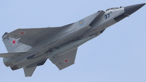 VELIKI PROBLEM ZA UKRAJINU Ruski lovci MiG-31 gađaju Su-27 sa udaljenosti od 160 km