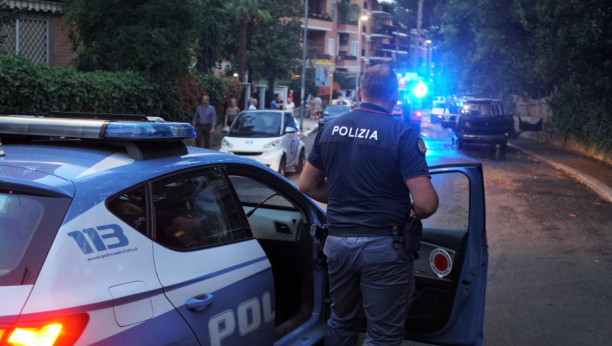 UHAPŠEN SRBIN U ITALIJI: Bežeći od policije skočio u šiblje, izvlačili ga vatrogasci
