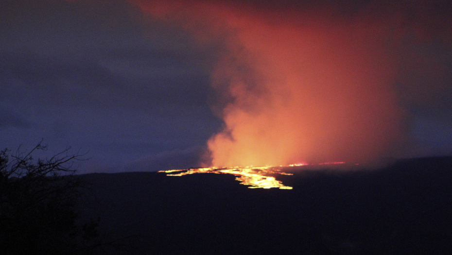 Havajski vulkan privukao hiljade radoznalaca