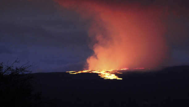 Havajski vulkan privukao hiljade radoznalaca