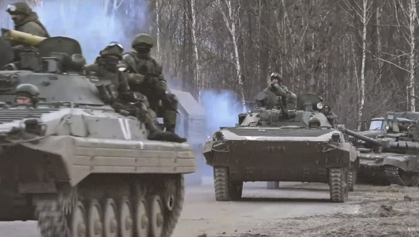 RUSI U ŽESTOKOM NALETU Munjeviti napadi na položaje neprijatelja (VIDEO)