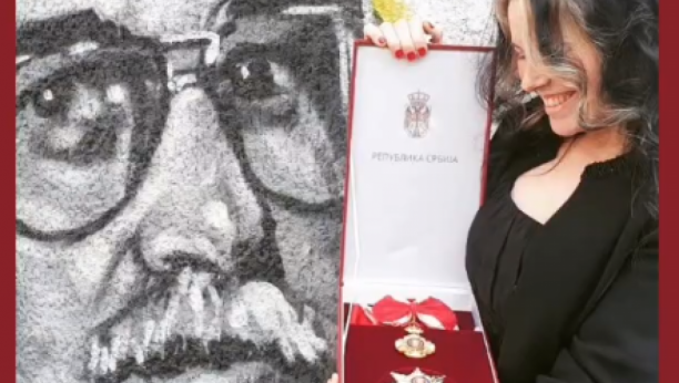 Kornelije Kovač dobio je Karađorđevu zvezdu, a orden je lično uručio Aleksandar Vučić njegovoj najmlađoh ćerki Anji Kovač (VIDEO)