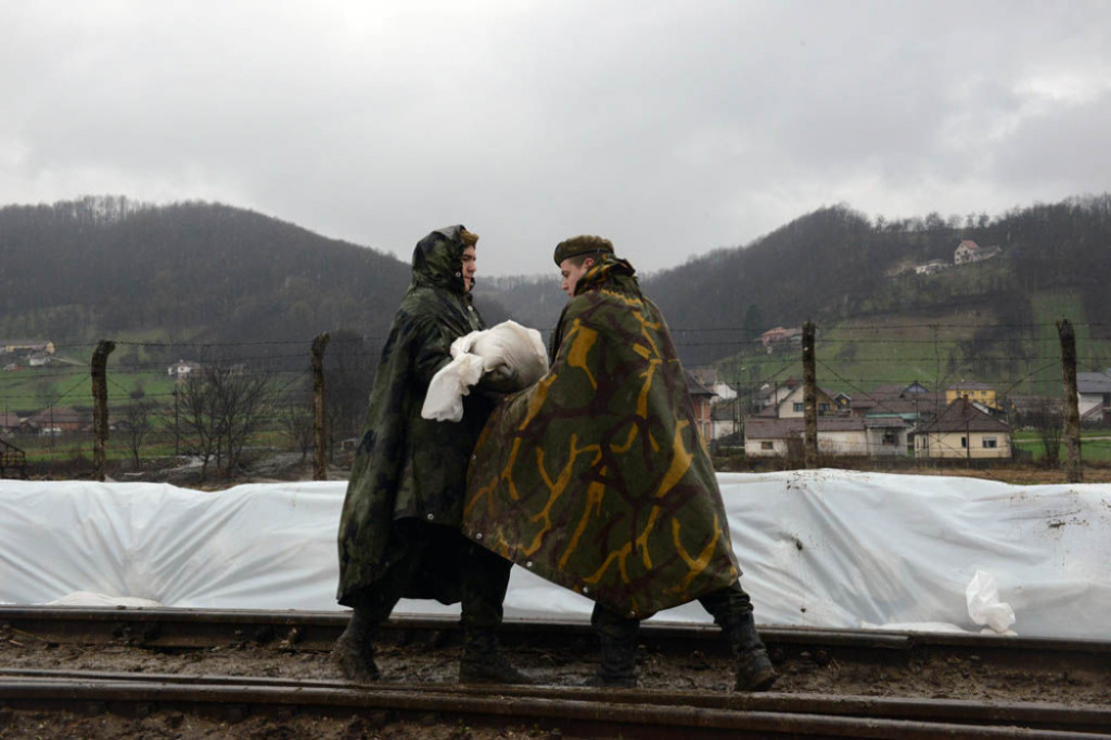 Poplave Vojska Srbije pomaže u Lučanima