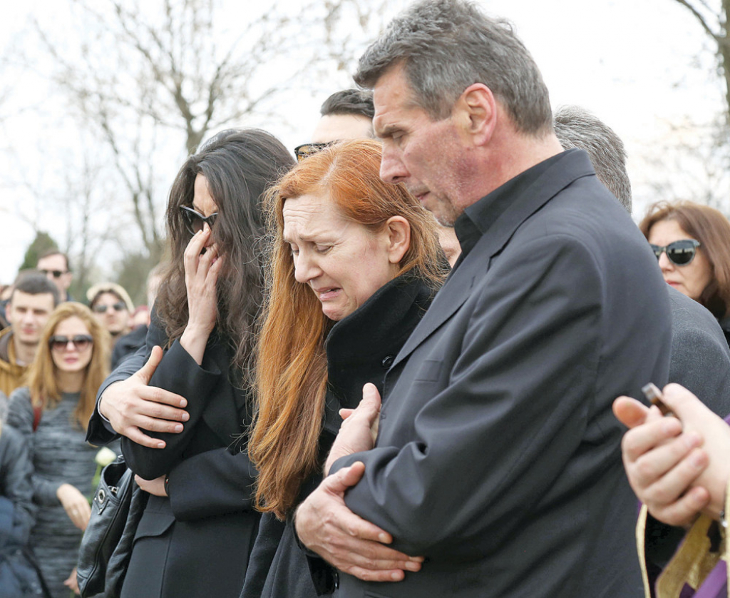 Marinkova devojka Lana, majka Mirjana i otac Velizar