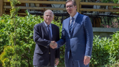 Džon Mekejn i Aleksandar Vučić