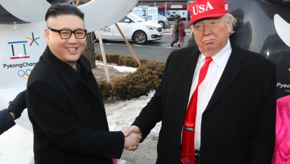 Dvojinici Kim Un Džonga i Donalda Trampa