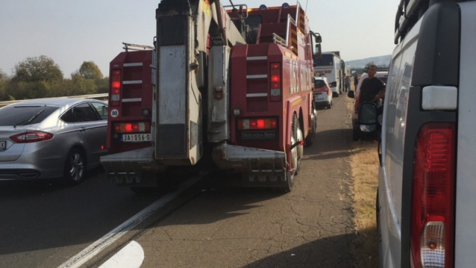 Udes, saobraćajka na auto-putu