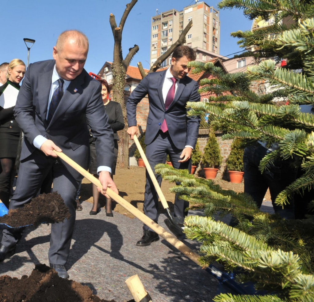 Goran Vesić, Siniša Mali, Prihvatilište za decu Beograda