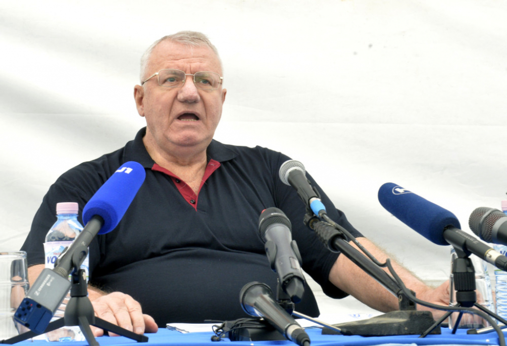 Hrtkovci, Vojislav Šešelj