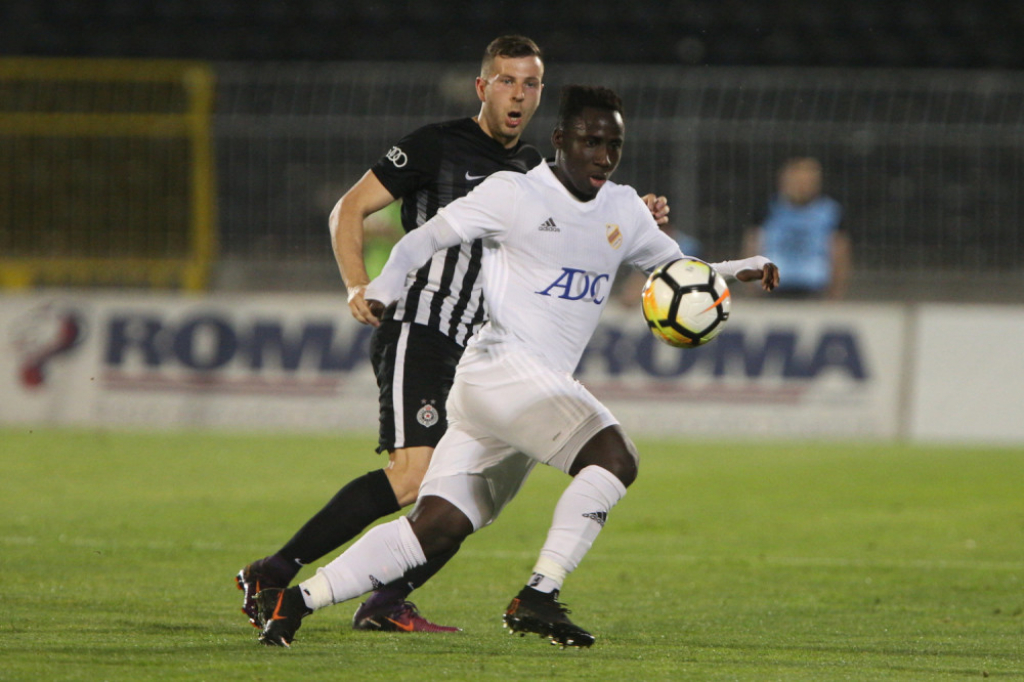 Samuel Ovusu na meču sa Partizanom