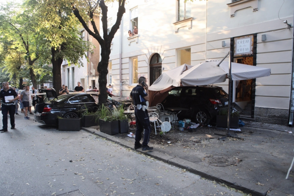 Saobraćajka, Strahinjića Bana, policija, udes