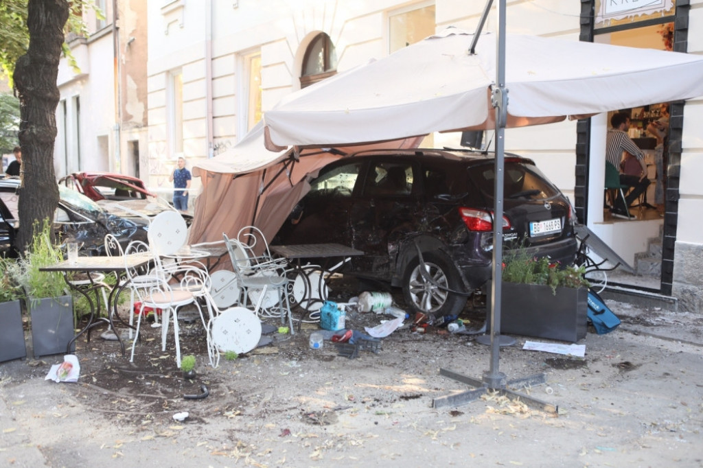 Saobraćajka, Strahinjića Bana, policija, udes