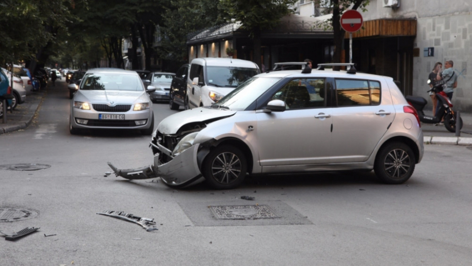 Saobraćajka, Strahinjića Bana, policija, udes