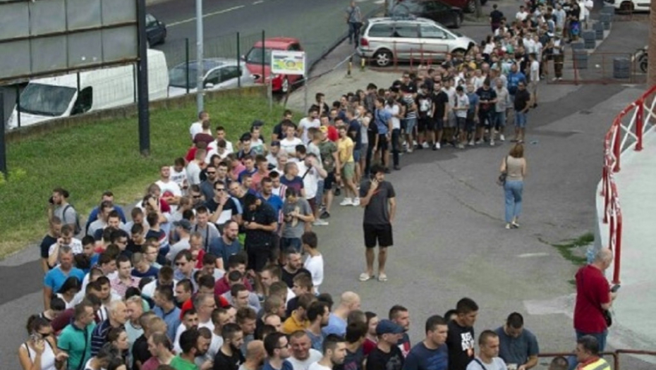 gužva ispred stadiona &quot;Rajko Mitić&quot;