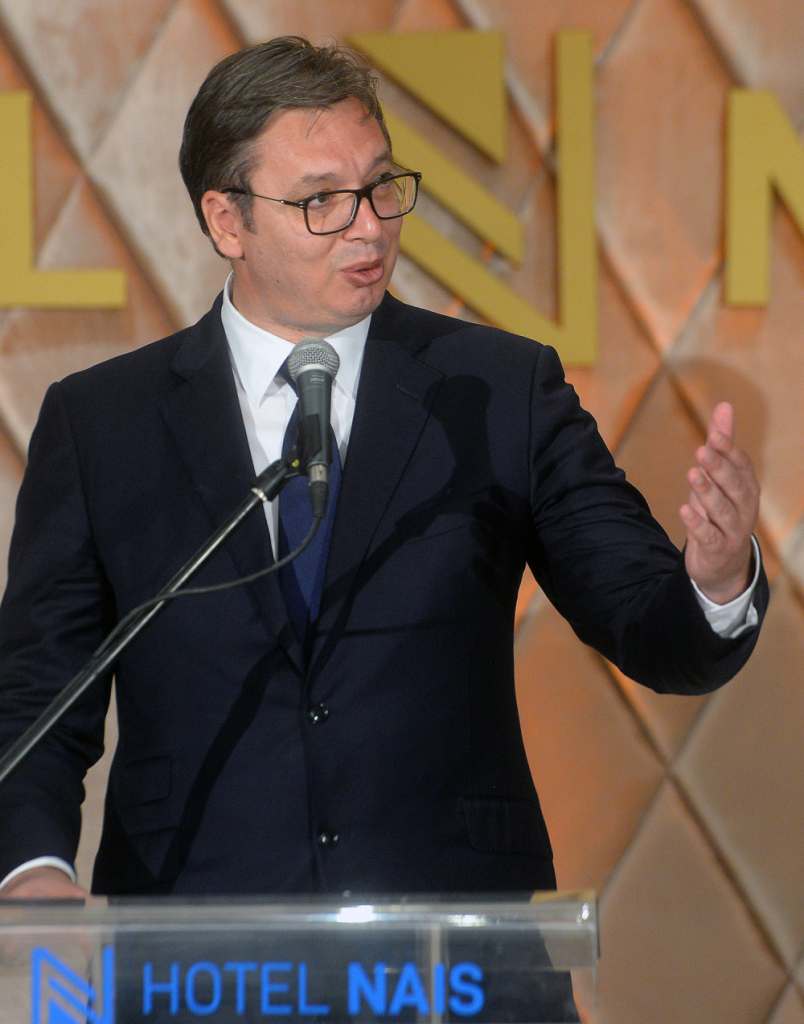 Aleksandar Vučić, Hotel Nais