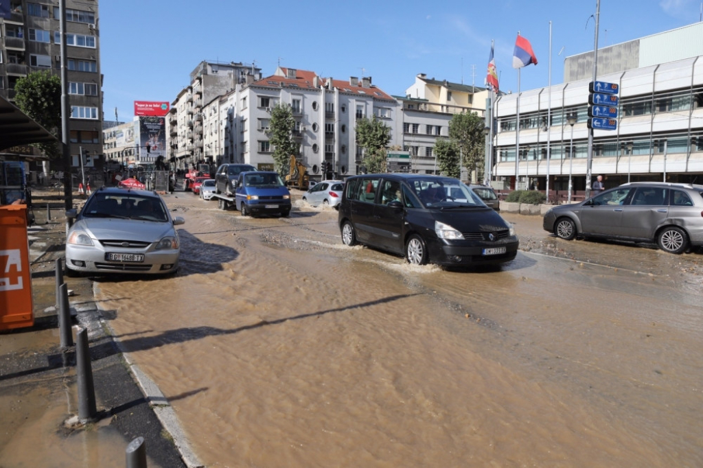 cev, vodovod, pucanje, Kraljica Marije