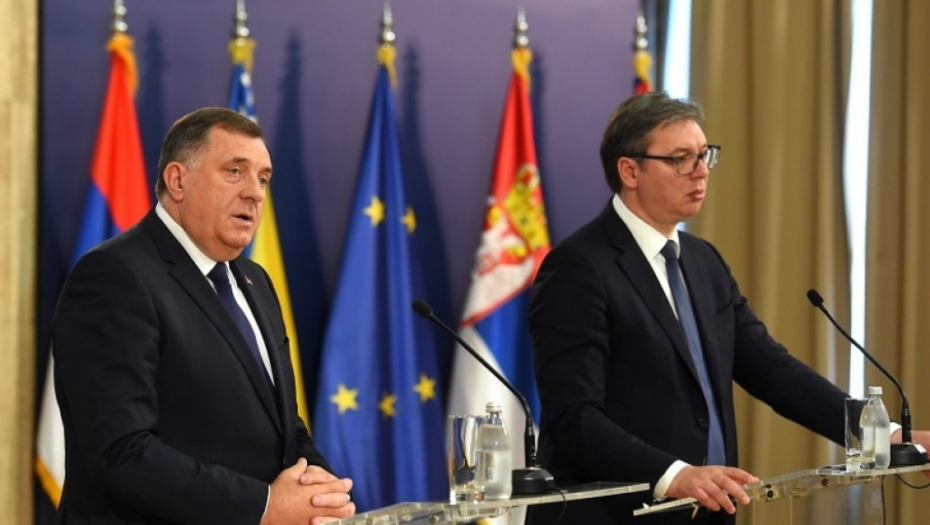 Aleksandar Vučić, Milorad Dodik