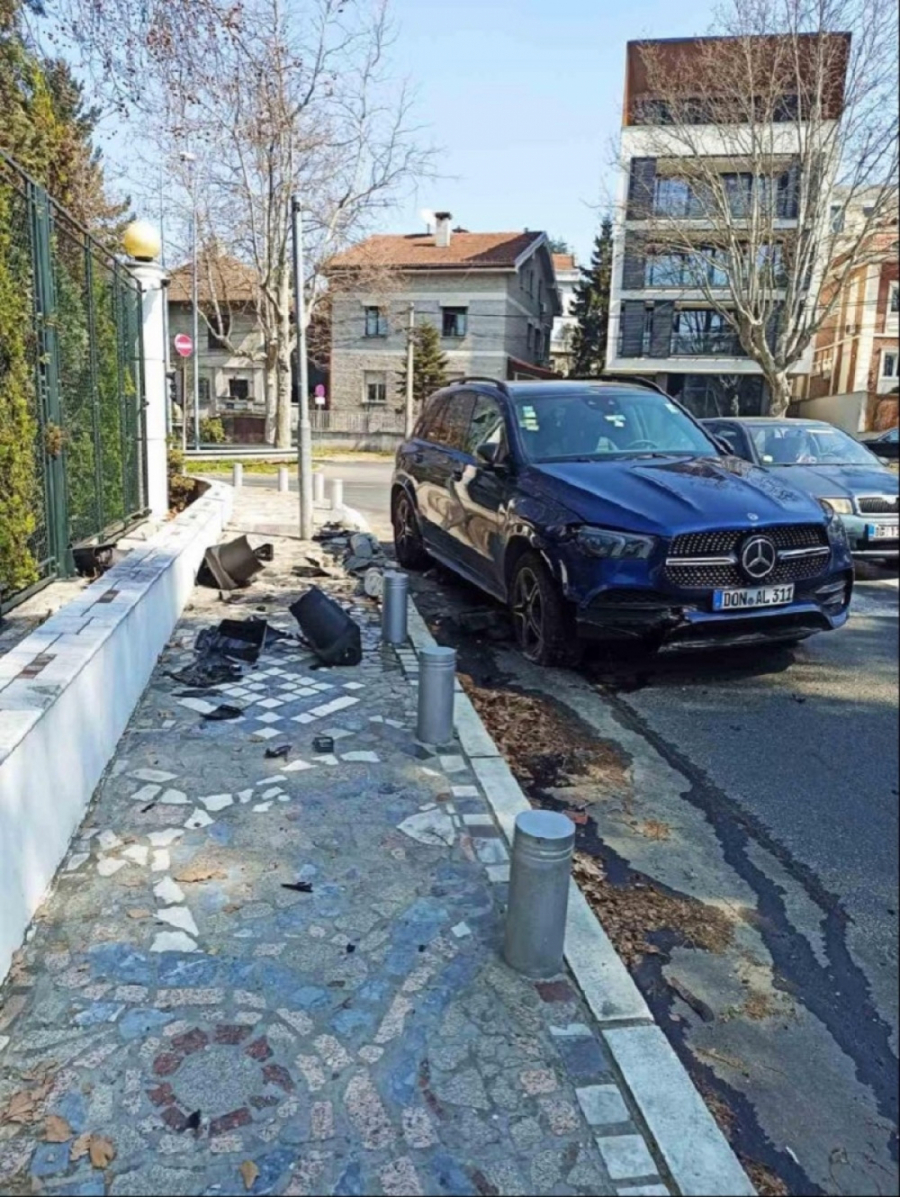 ALO! EKSKLUZIVNO SAZNAJE Lukasov automobil razlupan, ovo su fotke sa mesta nezgode! (FOTO)