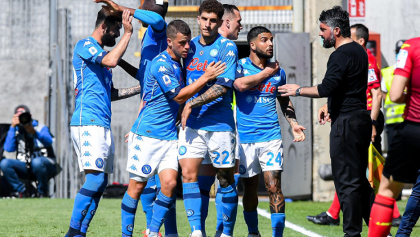 NAPOLI GAZI KA LIGI ŠAMPIONA! Remi Mihine Bolonje