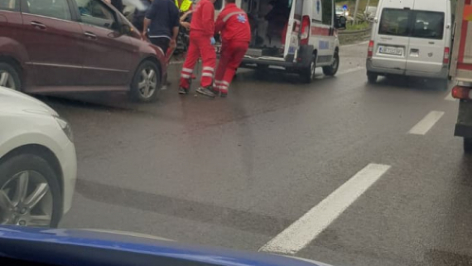 KARAMBOL NA AUTOPUTU BEOGRAD-NOVI SAD Povređeni strani državljani