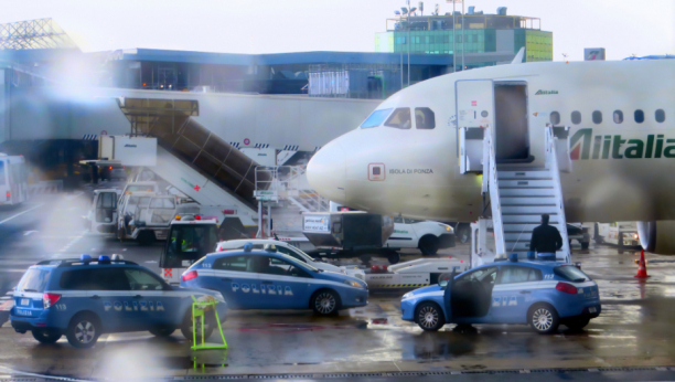 UZBUNA U AMERICI! Iscureo otrovan gas na aerodromu, više ljudi otrovano!