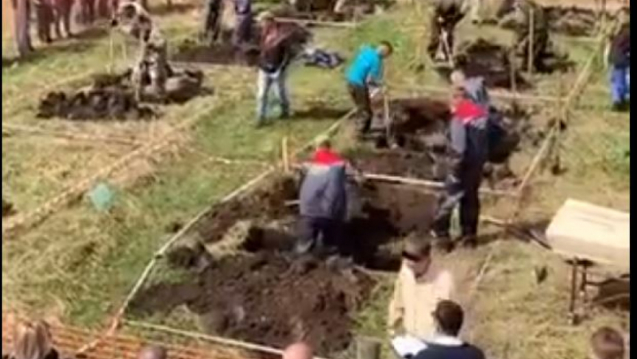 SVE SMO VIDELI, ALI OVO JOŠ NE Takmičarska igra koja se održava svake godine na groblju, a pobednik ne dobija ništa!