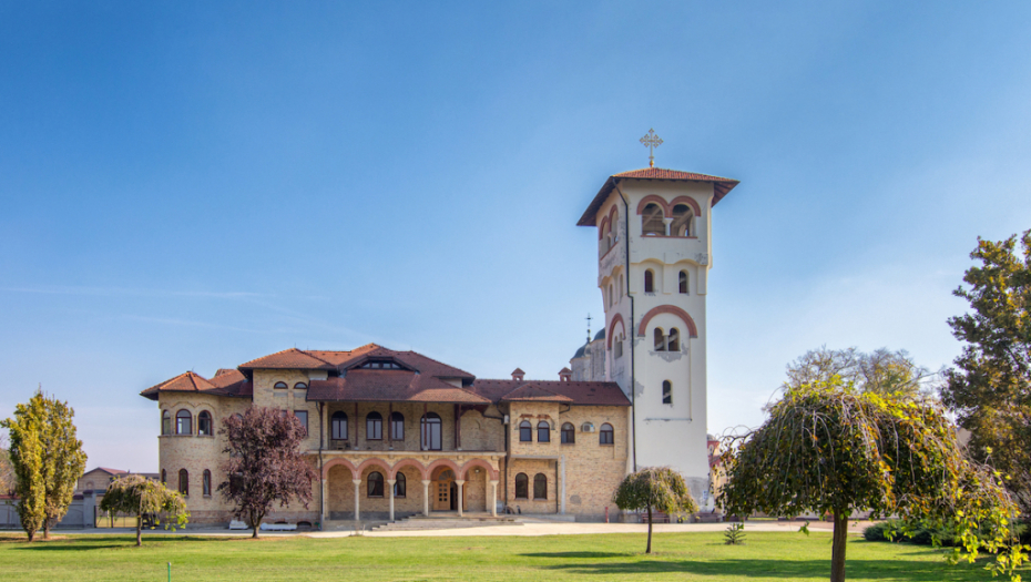 KOVILJ - MANASTIR KOJI LEČI I DUŠU I TELO Duhovni zavičaj Njegove svetosti patrijarha srpskog Porfirija