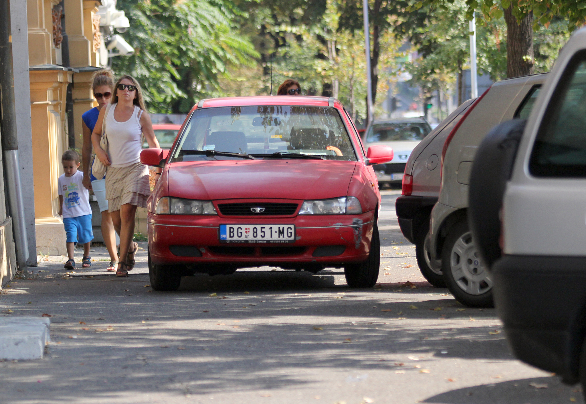 PARKIRANJE STROGO ZABRANJENO NA OVIM MESTIMA U GRADU Vozači ne znaju da se zbog ovoga plaća kazna!