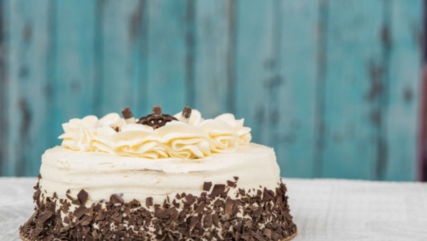 MAGIČNA TORTA "BELI ANĐEO" - Zasladite se parčetom raja! Moćna i izdašna poslastica