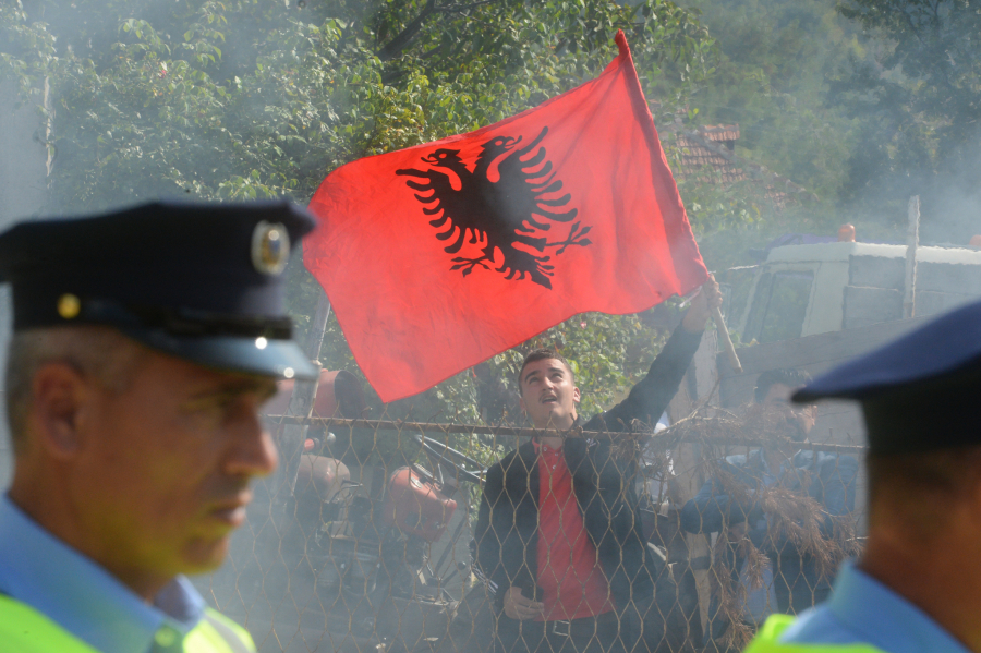 BAJDEN SE POZVAO NA REZOLUCIJU 1244! Vašington menja kurs