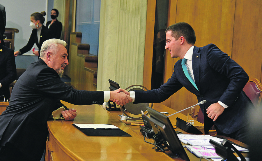 ŠAPIĆ ŽESTOKO ODGOVORIO PODGORICI! To što su uradili ne smemo da mešamo sa crnogorskim narodom, vlasti dolaze i prolaze!