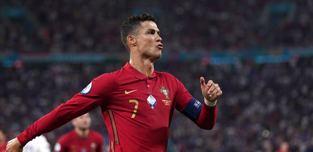 POLA ČOVEK POLA REKORD Kristijano Ronaldo ponovo pomerio granicu (FOTO)