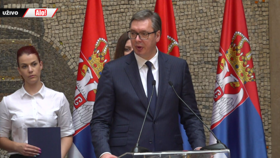 VUČIĆ PORUČIO DIPLOMCIMA Računamo na vas, hvala za dosadašnji trud i rad