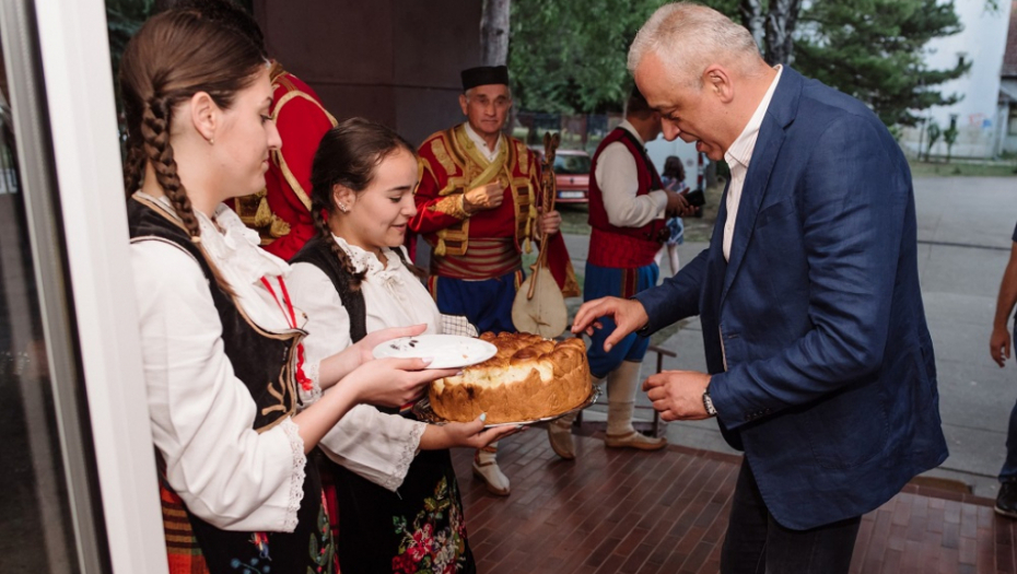 Gradonačelnik Bakić sa meštanima Novog Žednika na stogodišnjici sela