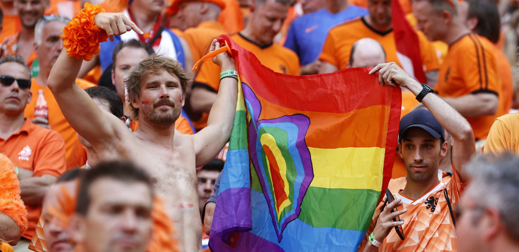 DIGLA SE VELIKA FRKA Zaplenjene LGBT zastave, UEFA se brani, tvrdi da zna ko je kriv