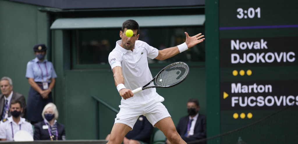 JOŠ JEDAN TRIJUMF! Novak se plasirao u polufinale Vimbldona!