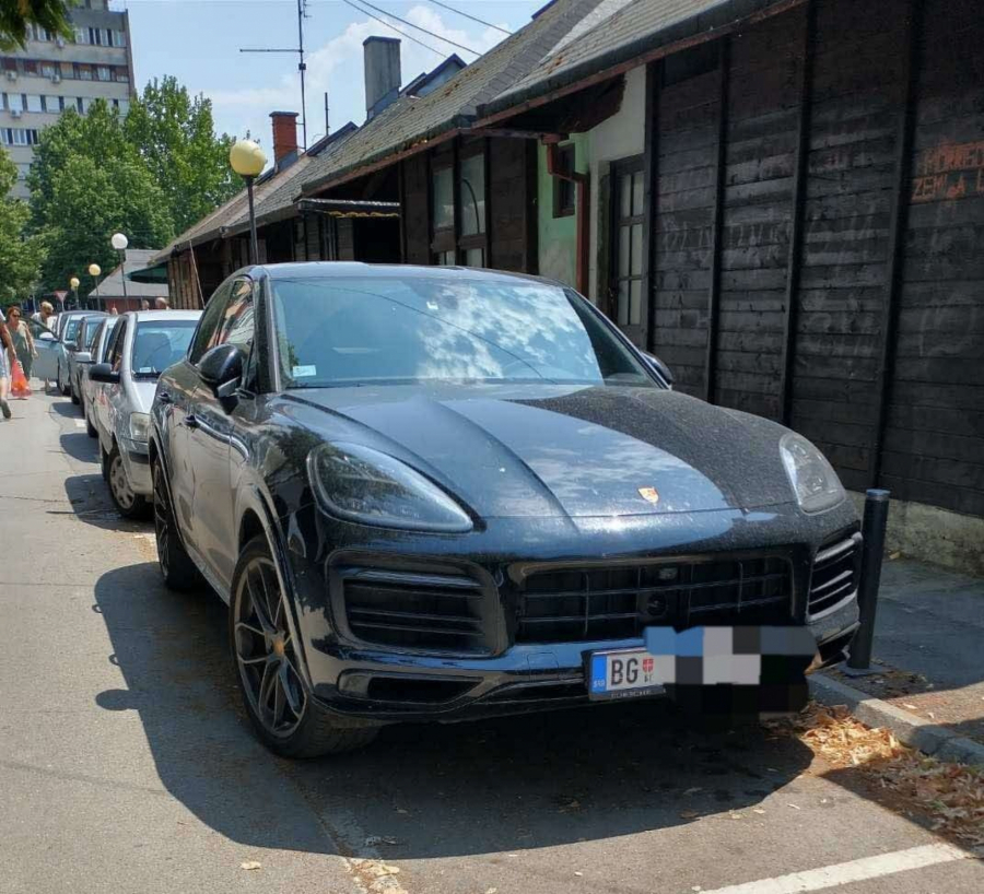 MARINIKA IZAZVALA GNEV GRAĐANA, PA NAREDILA: Lažite da su tablice na 