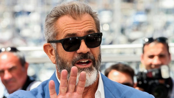 ODMAH PREKINUO INTERVJU! Mel Gibson poludeo zbog provokacije voditelja!