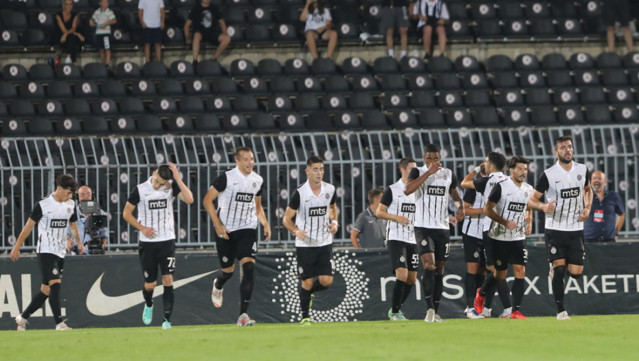 ODLIČNA UVERTIRA PRED SOČI! Partizan posle brojnih prekida i pražnjenja tribina deklasirao Novi Pazar!