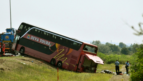 OTKRIVENA MRAČNA TAJNA AUTOBUSA "DEVA TURSA"! Pre 10 godina udario je u automobil i ubio petoro članova porodice Tači!