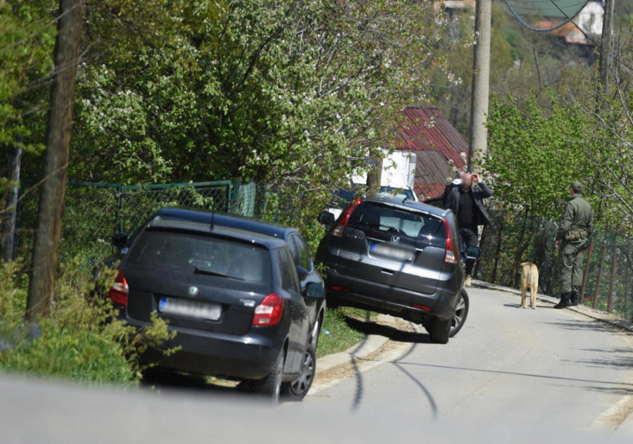 VELJA NEVOLJA KUKA U ZATVORU Obuzela ga teška paranoja, umišlja da hoće da ga otruju!