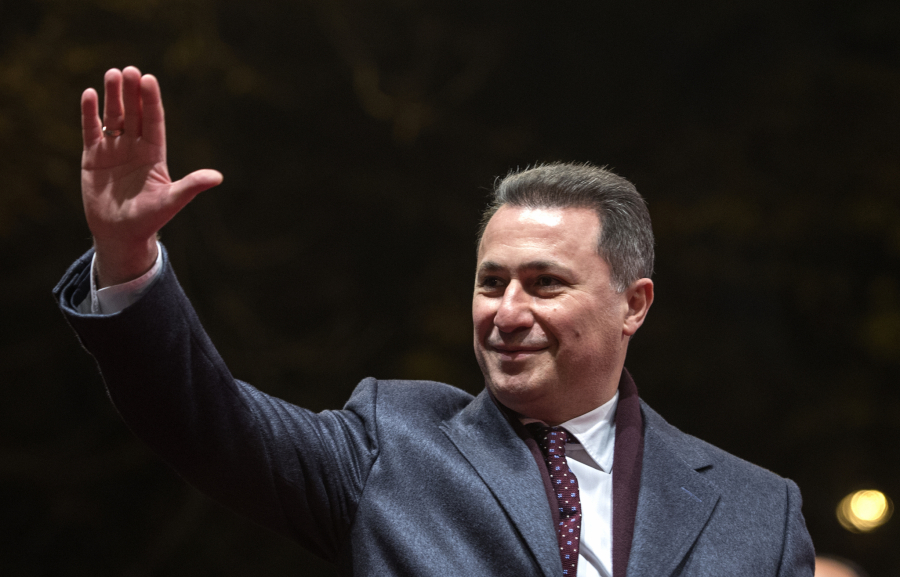 GRUEVSKI U EGZILU PROMENIO ZANAT! Bivši premijer Makedonije batalio politiku, zasukao rukave i počeo da pravi posuđe!