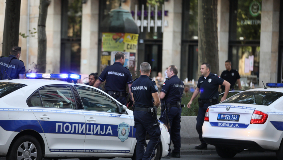 AUTOBUS UDARIO PEŠAKA Saobraćajna nesreća na Trgu Nikole Pašića