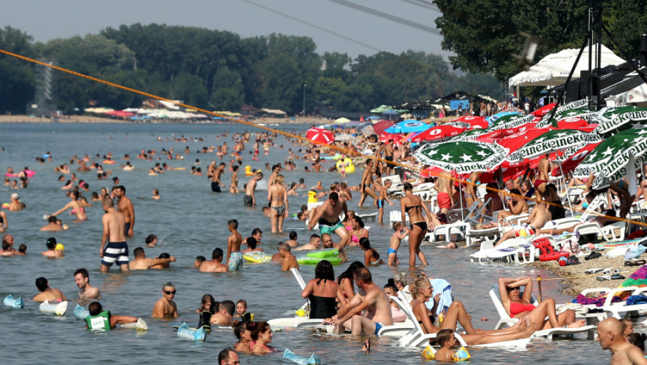 DRAMA NA ADI CIGANLIJI Hitna pomoć spasila život devojci