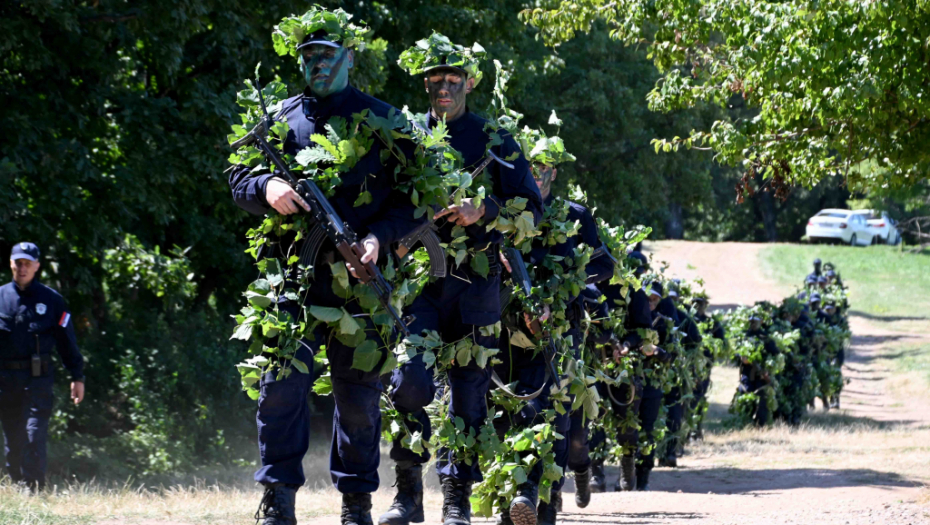 Minstar Vulin: U trenucima kada treba štititi svoju zemlju i narod računa se volja, želja i obuka! (FOTO)