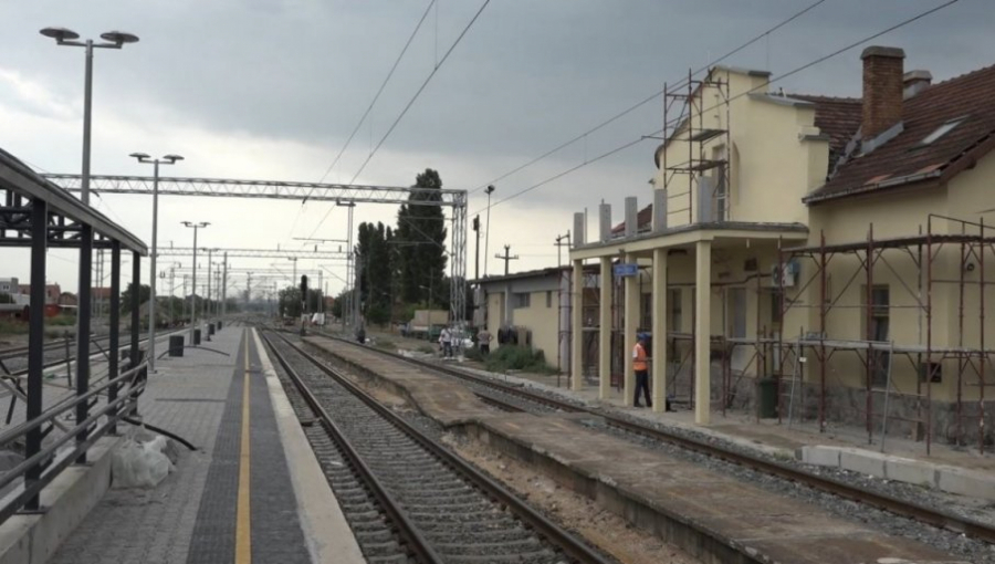 UPOZORENJE IZ ŽELEZNICA Opasno prelaženje pruge Beograd-Novi Sad na nedozvoljenim mestima