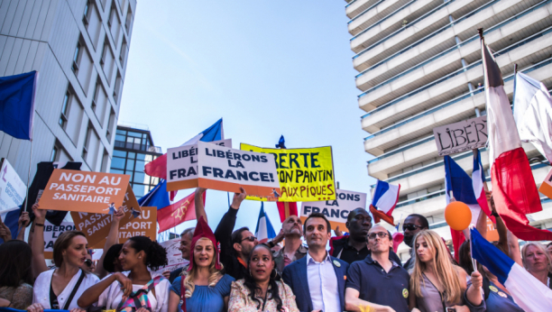 REKA LJUDI NA ULICAMA FRANCUSKE Demonstracije zgob kovid propusnica (FOTO/VIDEO)