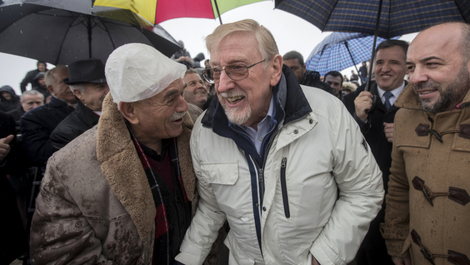 "NJEGOVE LAŽI PALE SU I U HAGU!" Krvavi baron koji je prikačio etiketu "loših momaka" Srbima!