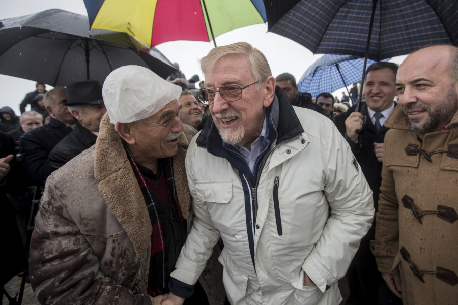 SRBOMRZAC VOKER: ZSO NE SME BITI FORMIRANA! Čovek zbog čijeg izveštaja su nas bombardovali opet želi da nas zavije u crno